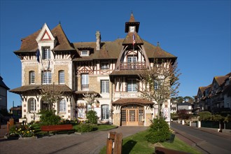 Poste et mairie de Blonville-sur-Mer