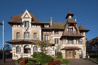 Poste et mairie de Blonville-sur-Mer