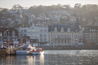 Chalutier de retour de pêche à Trouville-sur-Mer