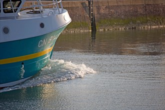 Chalutier de retour de pêche à Trouville-sur-Mer