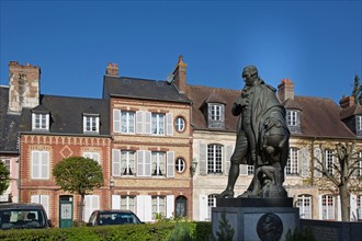 Beaumont-en-Auge, Normandie, Statue de Simon de Laplace