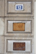 Lyon, plaque demontee