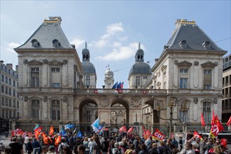 Lyon, manifestation devant l'Hôtel de Ville