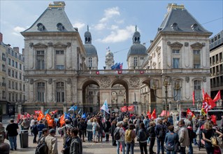 Lyon, manifestation devant l'Hotel de Ville