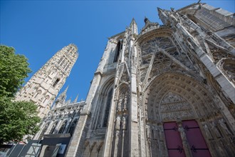 Rouen, Cathédrale Notre-Dame, portail de la Calende, tympan du Mystère Pascal