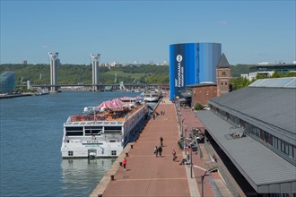 Rouen, anciens docks réhabilités