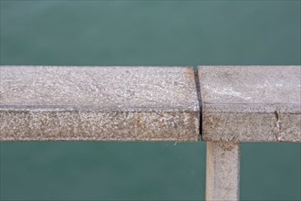 Port de Granville, détail de la digue