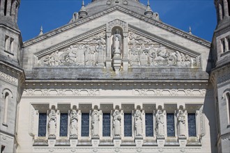 Basilique Sainte-Thérèse de Lisieux