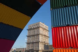 Le Havre, Catène de conteneurs, œuvre de Vincent Ganivet