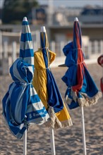 Trouville sur Mer, parasols sur la plage