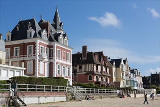 Trouville sur Mer, villas du front de mer