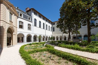 Lyon, Hôtel Dieu rénové en juillet 2018