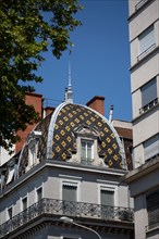 Lyon, Quai Victor Augagneur, toitures aux tuiles vernissées