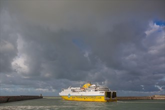 Dieppe, ferry Seven Sisters de Transmanche Ferries