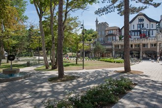 Le Touquet Paris Plage, Avenue des Phares and Avenue du Verger