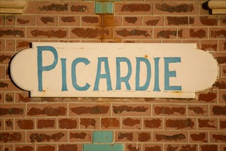 Mers les Bains, house plaque that reads "Picardie