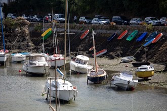Clohars Carnoët, ria et port de Doëlan, bateaux de pêche
