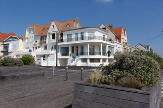 Merlimont Plage, houses on the seafront