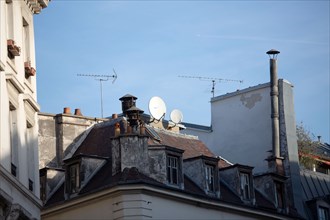 Paris, toits et antennes paraboliques