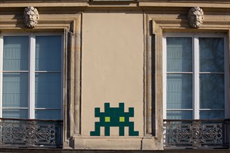 Paris, Space Invader on a building Quai de Bethune