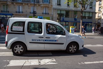 Paris City Hall vehicle