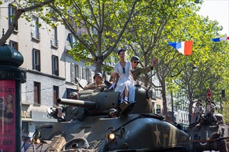 Défilé de commémoration du 75e anniversaire de la Libération de Paris, avenue du Général Leclerc