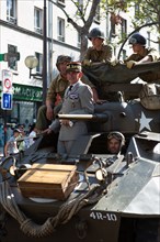 Défilé de commémoration du 75e anniversaire de la Libération de Paris, avenue du Général Leclerc