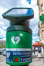 Emergency street defibrillator