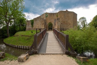 Château de Crèvecoeur, Fondation Schlumberger, à Crèvecoeur-en-Auge