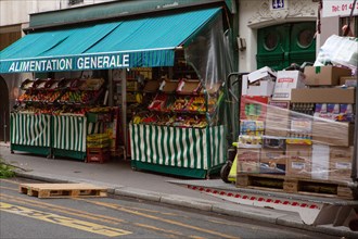 Paris, magasin d'alimentation générale
