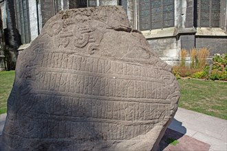 Rouen (Seine Maritime), plaque du monument hommage au millénaire de la conquête normande en 911