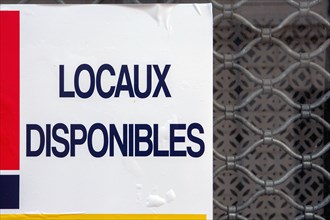 Rouen (Seine Maritime), panneau proposant des locaux vacants