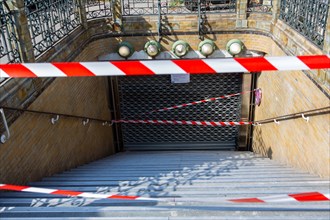 Paris, Pasteur metro station closed on strike day