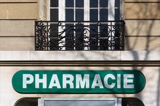 Paris, pharmacy sign