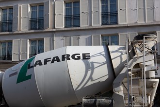 Paris, Lafarge concrete mixer truck