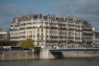 Paris, quai aux Fleurs