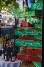 Paris, boîtes de pizzas à emporter