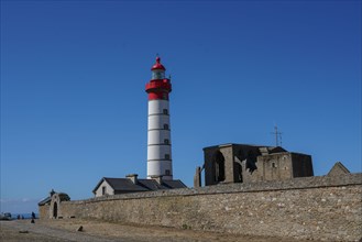 Abbaye et phare de la pointe Saint-Mathieu, Finistère nord