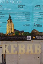Paris, affiche kebab et église