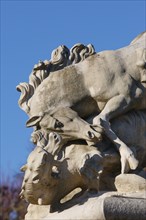 Château de Sceaux (Hauts-de-Seine), La licorne combattant le dragon