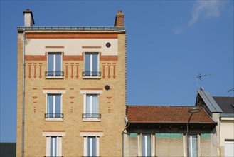 Buildings on rue de Mars in Reims