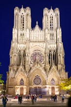 Reims Cathedral by night (Notre-Dame de Reims)