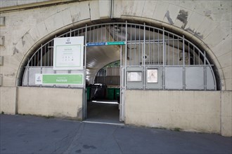 Point de collecte des déchets, Paris