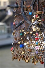 Paris, cadenas d'amour