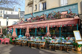 Paris, brasserie "Villa Marquise"