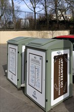 Paris, bacs de collecte de déchets