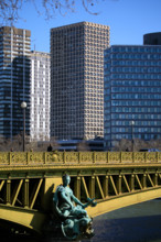 Paris, Pont Mirabeau et quartier Beaugrenelle