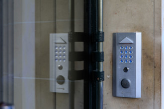 Paris, rue de la Croix Nivert