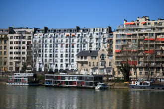 Paris, avenue du Président Kennedy