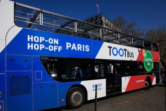Paris, bus de tourisme